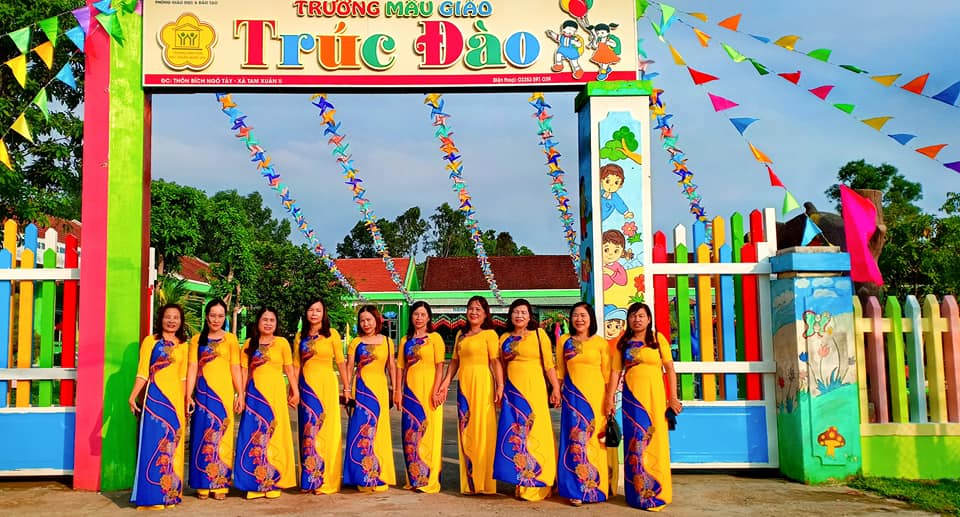 TRƯỜNG MG TRÚC ĐÀO HƯỞNG ỨNG TUẦN LỄ ÁO DÀI